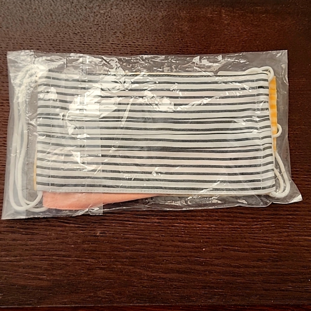 💕FREE WITH BUNDLE* NWT Sealed Three Mask Lot Striped, Yellow Gingham Peach